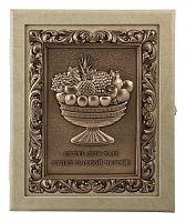 Ключница "Полная чаша"- кожа, цвет слоновая кость(бежевый). 27х22х7 см.,шильд объемный медный